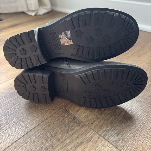 DREAM PAIRS Women's Grey Knee High Buckle Riding Boots - Picture 6 of 6